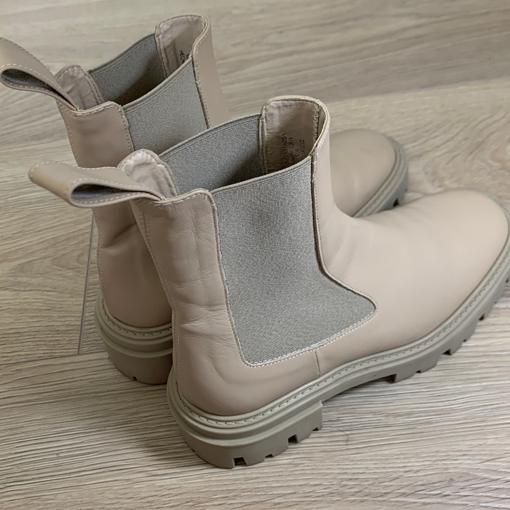 Zara Neutral Colored Boots. Lug Sole.